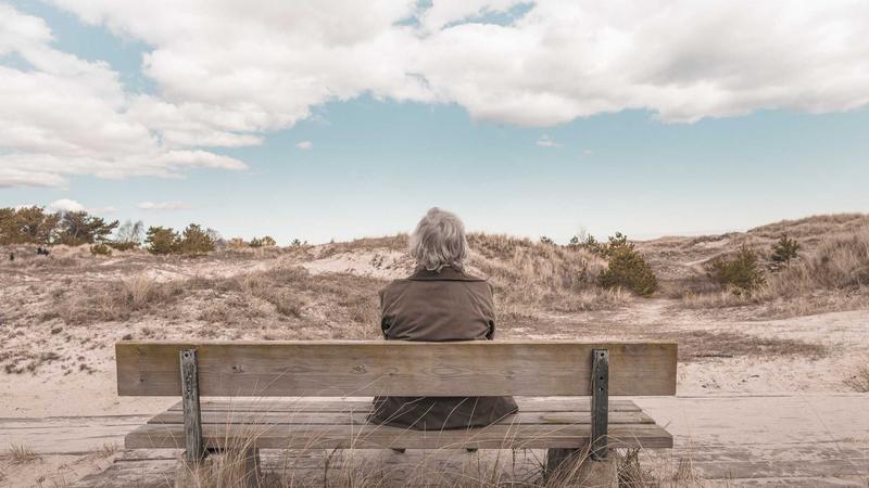 瑜伽助眠：6个睡前瑜伽动作帮你轻松入睡